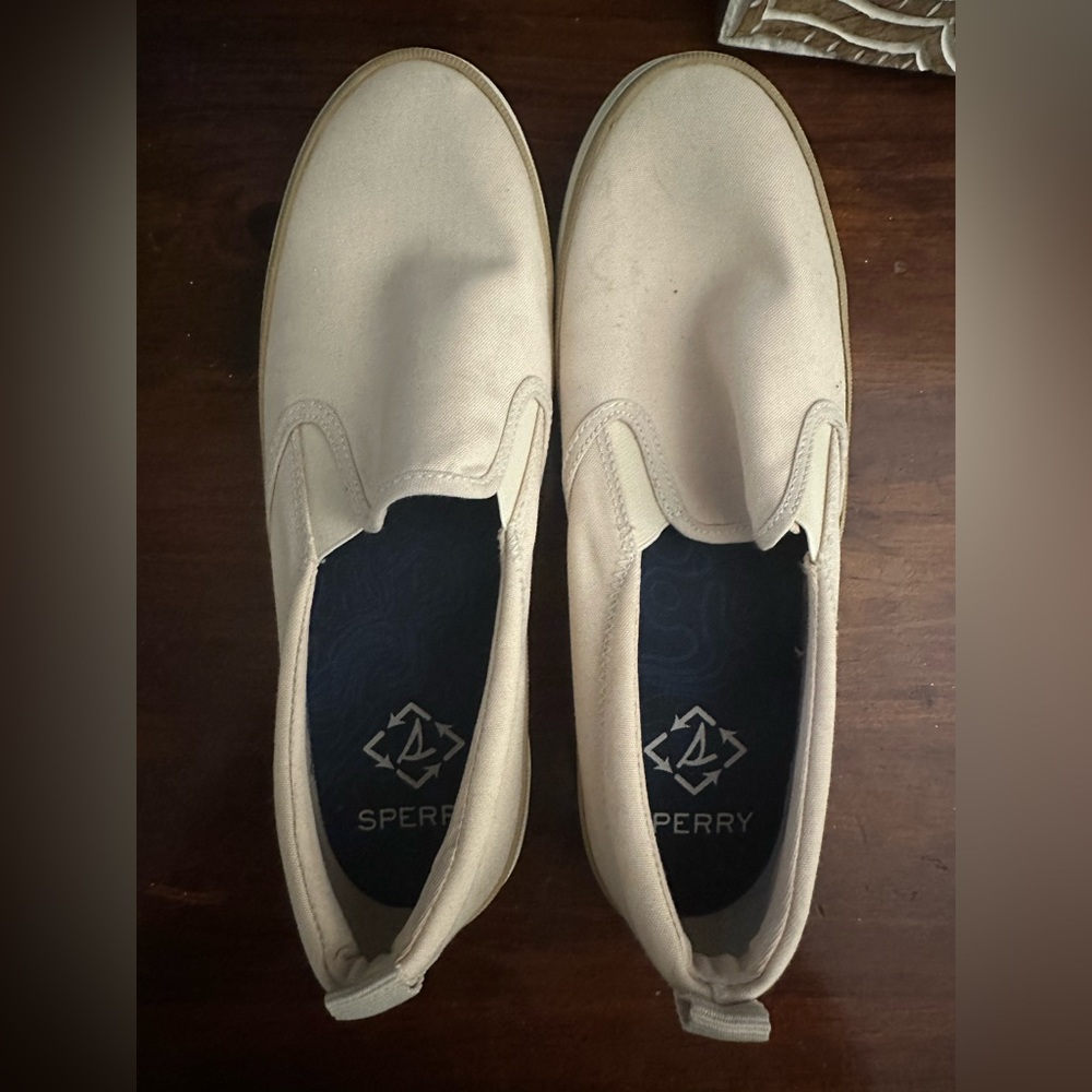 Women’s Sperry slides